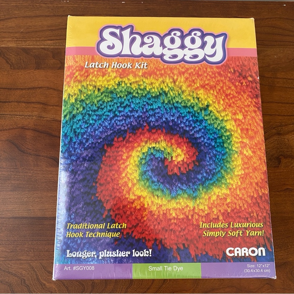 Caron Vintage Shaggy Latch Hook Rug Kit - Colorful Pinwheel